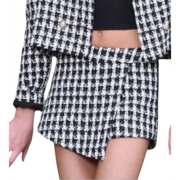 NEW KATIE J NYC plaid jacket and shorts set in black and white - Picture 2 of 3